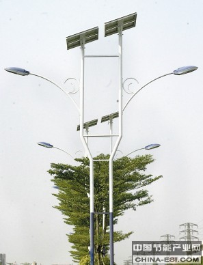 乐平工业园道路两旁已安装上太阳能路灯