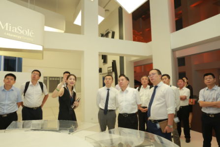 中国工程院院士周济一行到访汉能总部，共同探讨“制造强国战略”